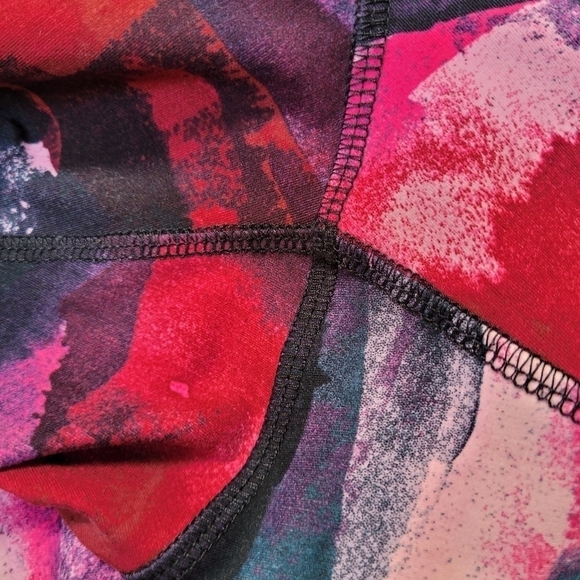 LIVI Active High-Rise Moisture Wicking Capri Legging with Pockets - Size 18/20 - Picture 5 of 7